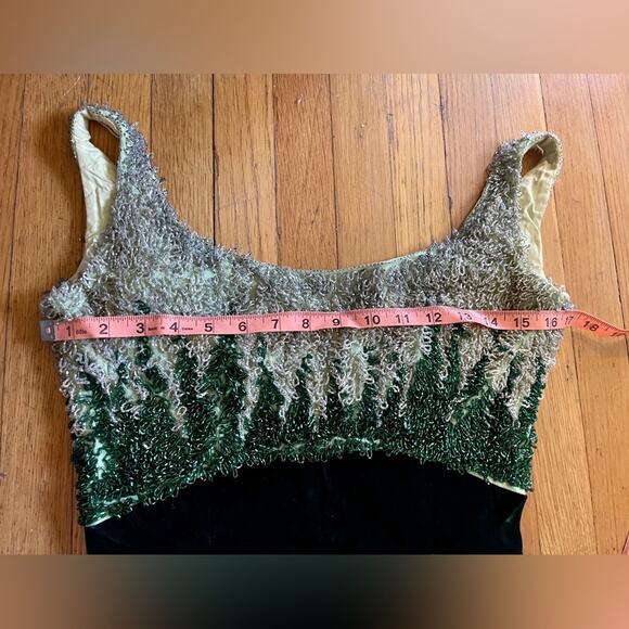 60s Vintage Green Velvet Wiggle Dress with Beaded Bodice - Picture 8 of 12